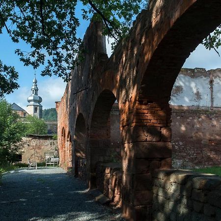 Zamek Sarny - Schloss Scharfeneck โควอตสโก ภายนอก รูปภาพ