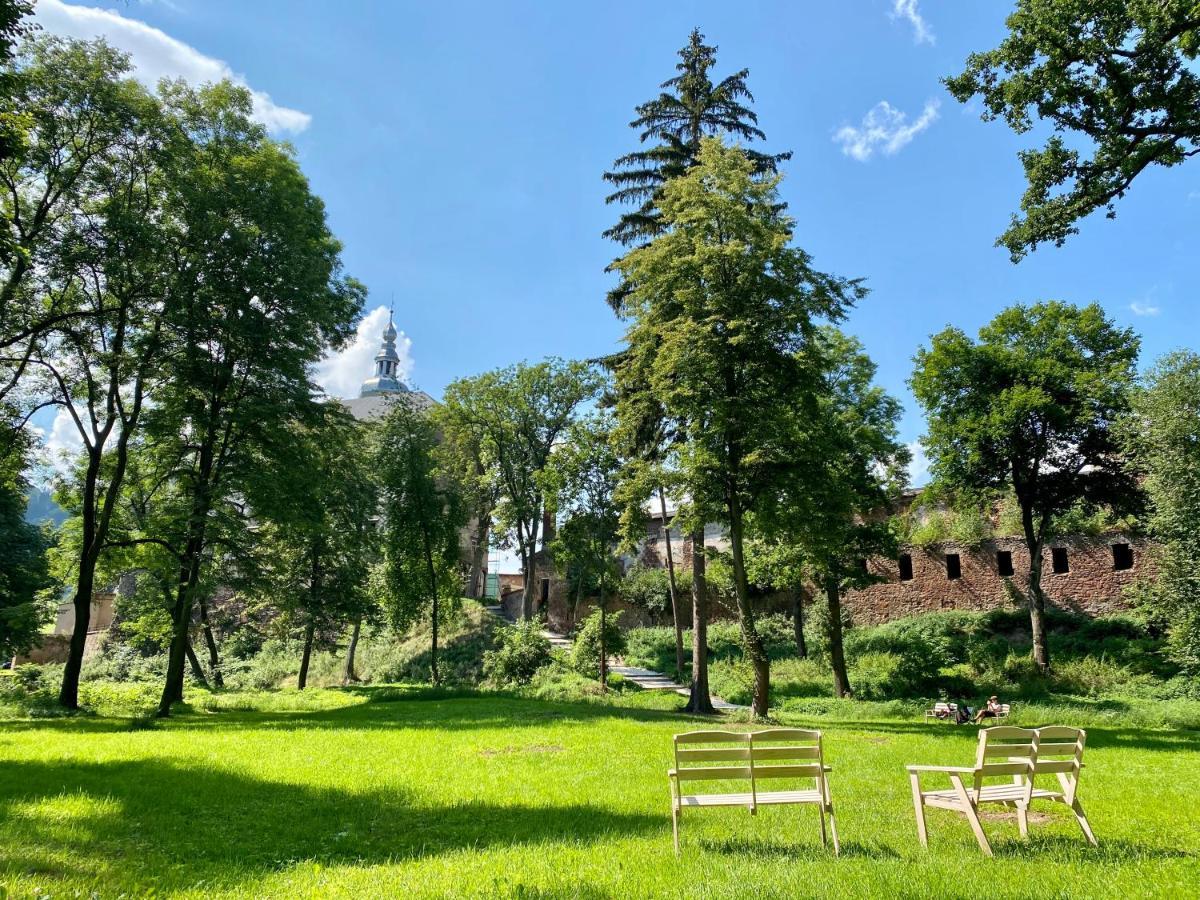 Zamek Sarny - Schloss Scharfeneck โควอตสโก ภายนอก รูปภาพ