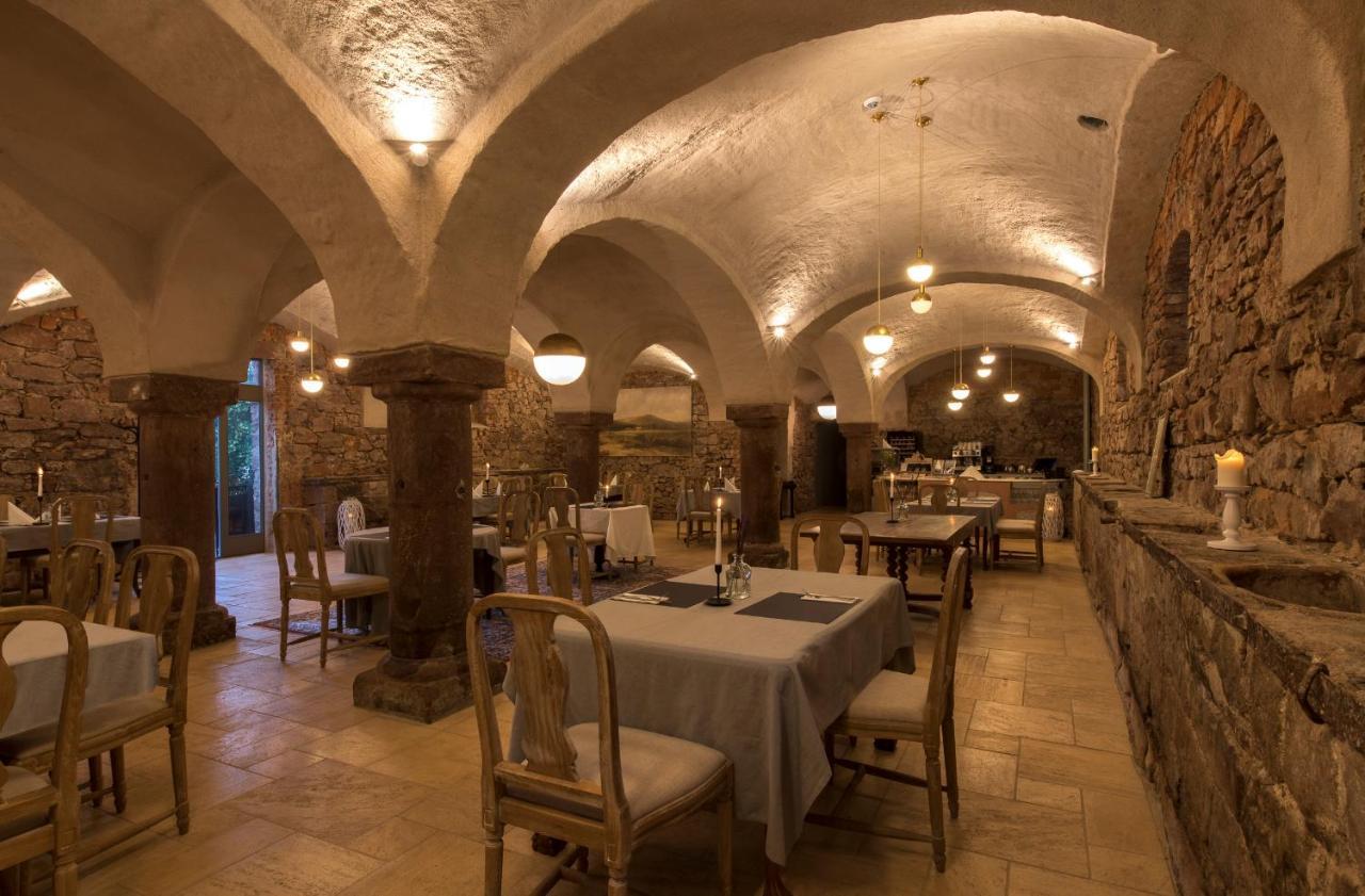Zamek Sarny - Schloss Scharfeneck โควอตสโก ภายนอก รูปภาพ