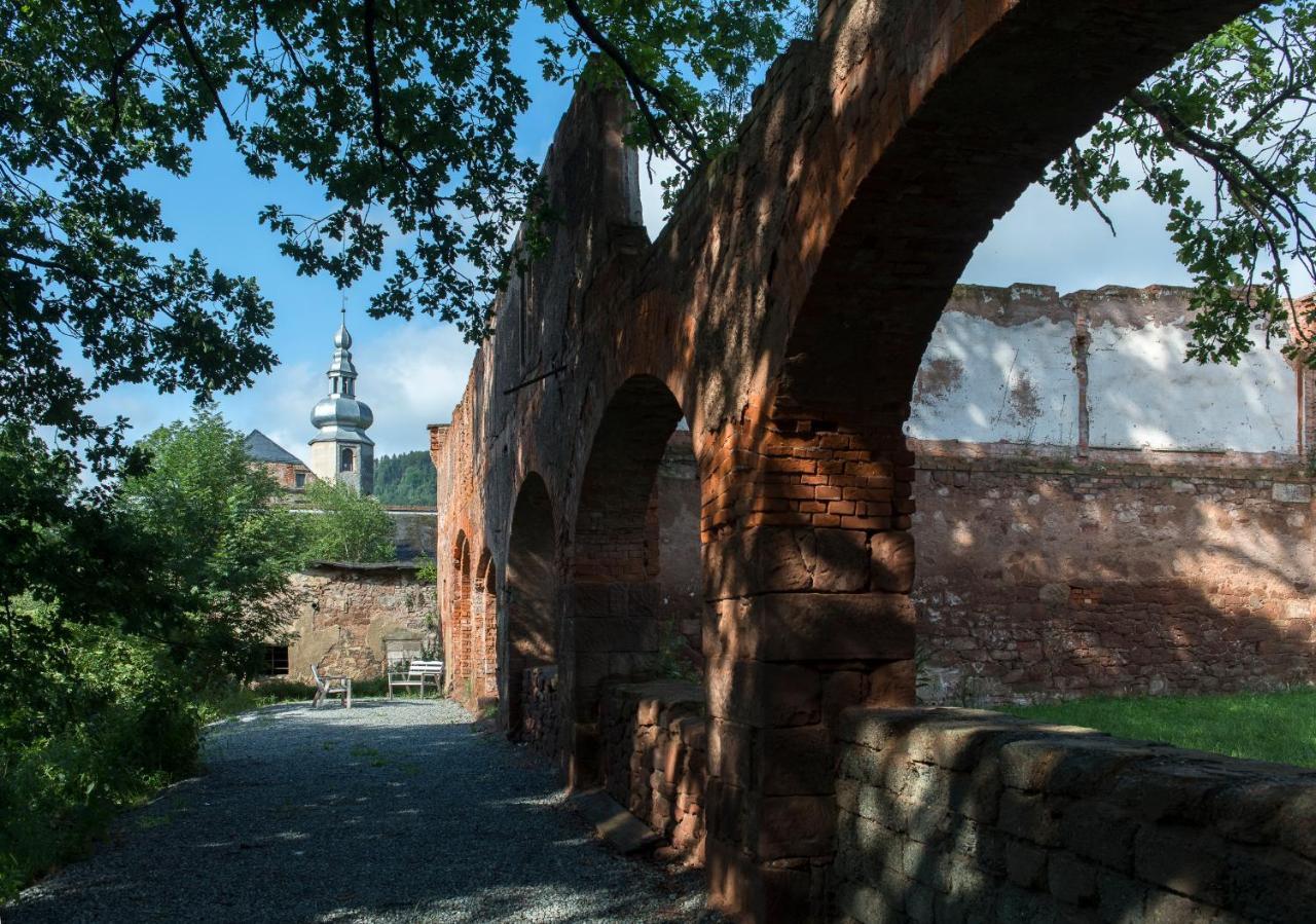 Zamek Sarny - Schloss Scharfeneck โควอตสโก ภายนอก รูปภาพ