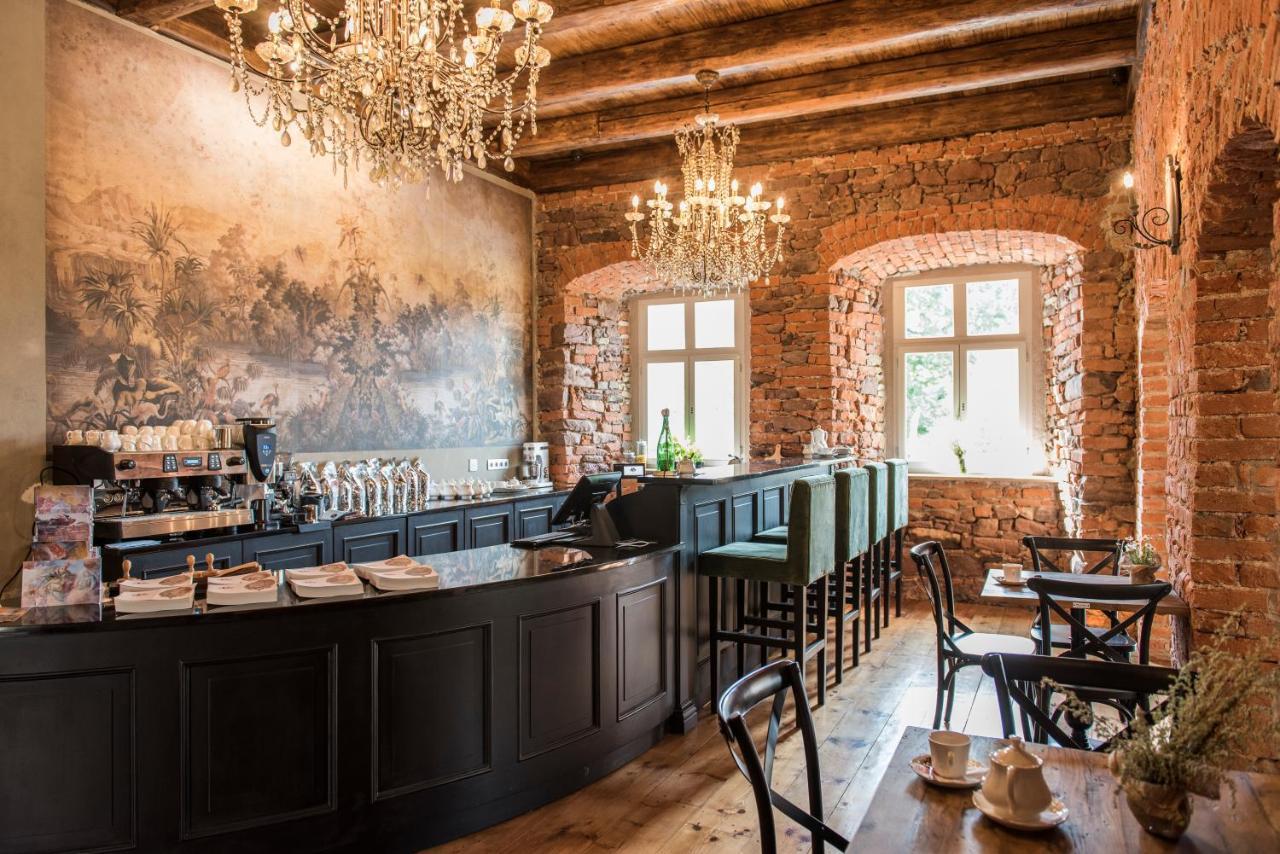 Zamek Sarny - Schloss Scharfeneck โควอตสโก ภายนอก รูปภาพ