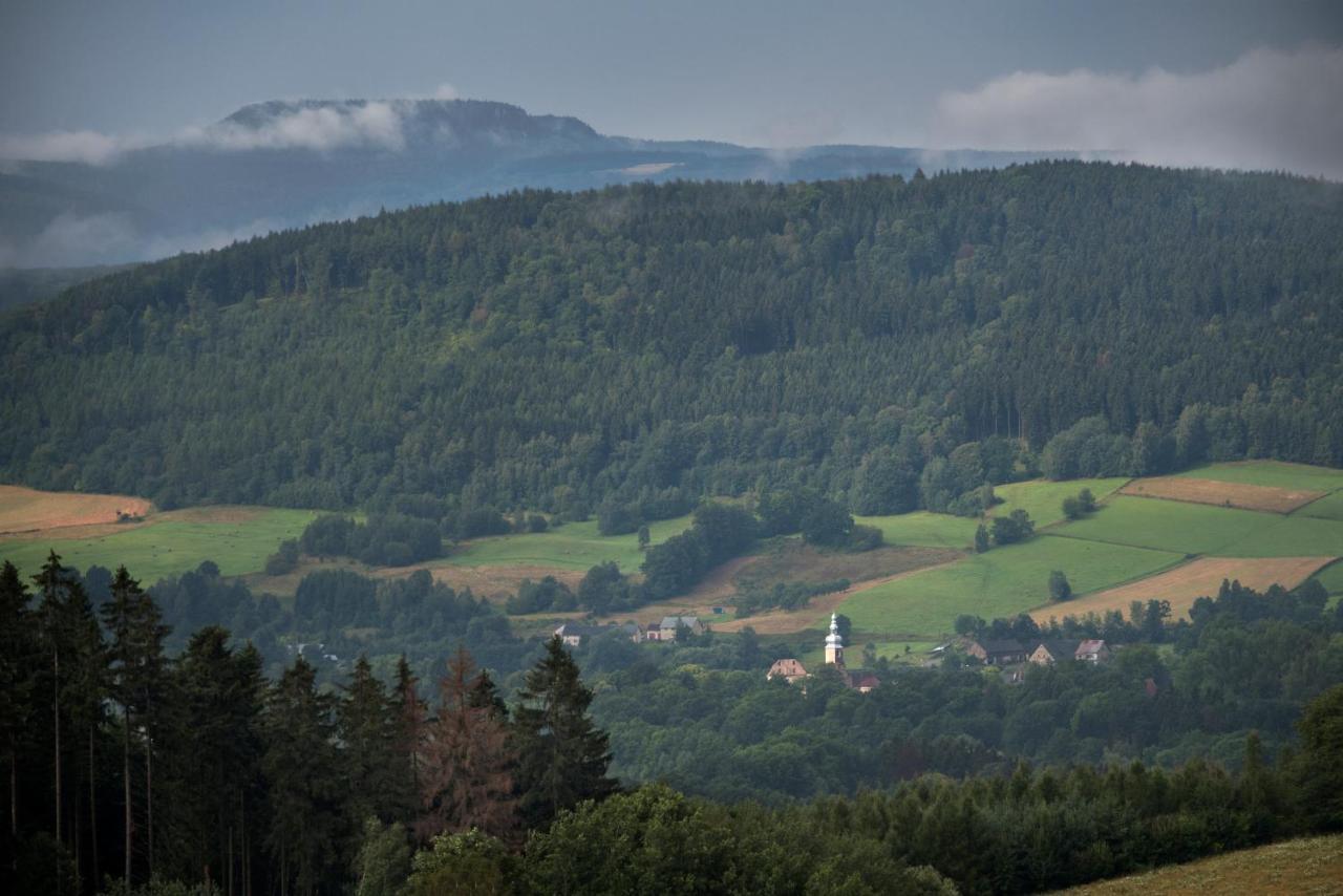 Zamek Sarny - Schloss Scharfeneck Hotel โควอตสโก ภายนอก รูปภาพ